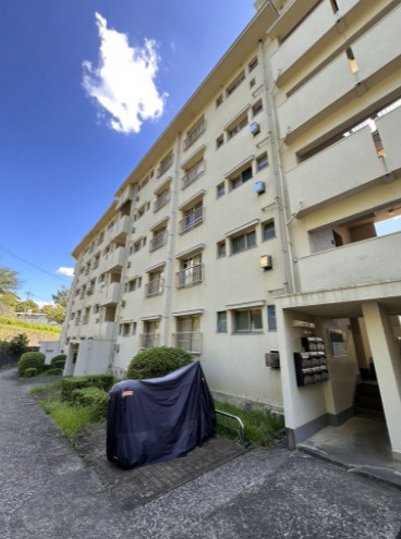 笹の台団地4号棟の外観
