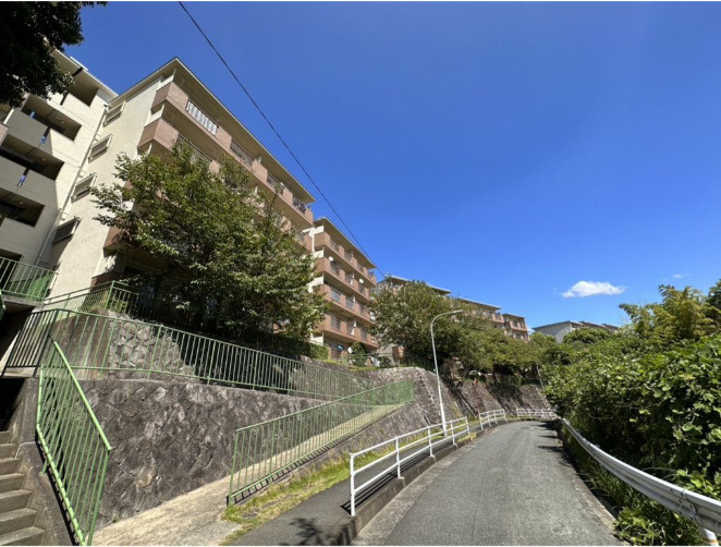 笹の台団地4号棟の外観