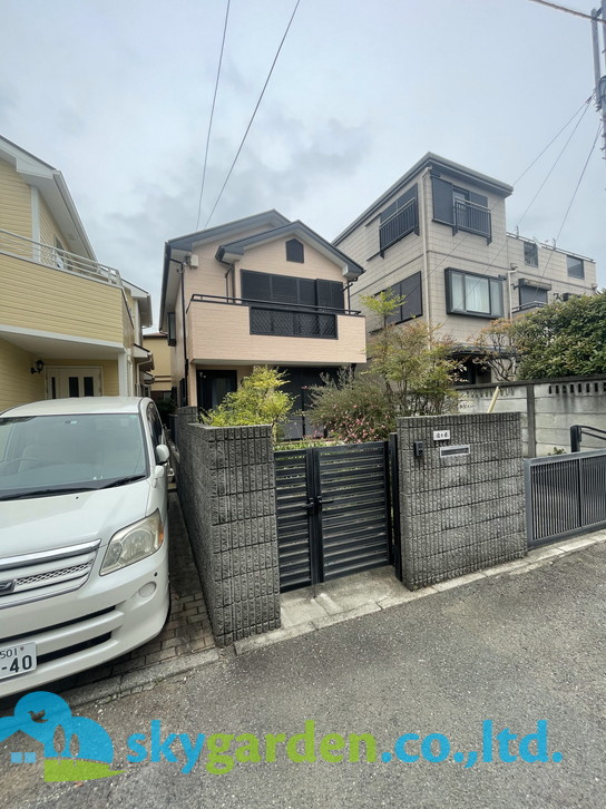 茅ヶ崎市浜竹1丁目　中古戸建の前面道路含む現地写真