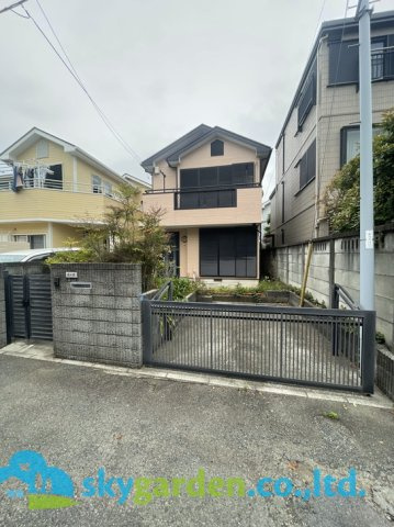 茅ヶ崎市浜竹1丁目　中古戸建の前面道路含む現地写真