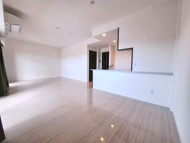 プレサンスロジェ松尾レーヴタワーの居間・リビング|LDK19.6帖