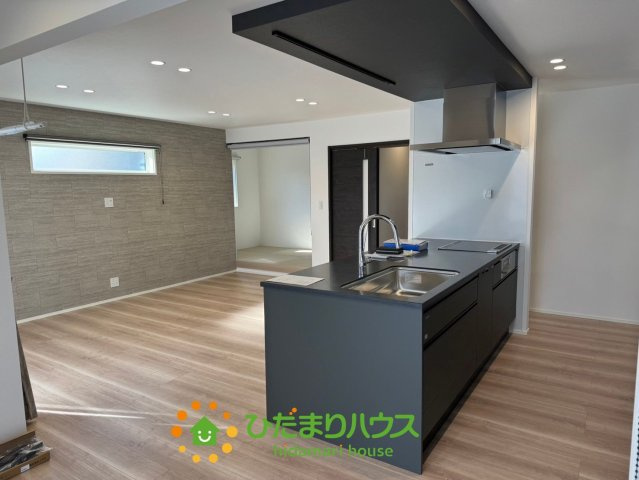 加須市南大桑　中古一戸建ての居間・リビング