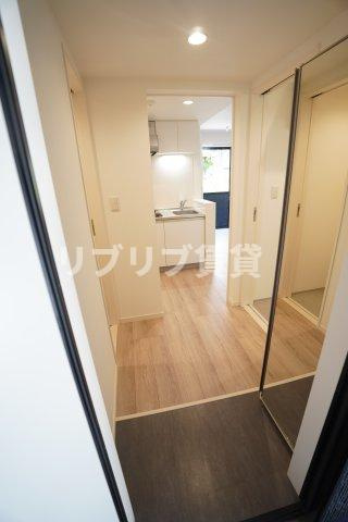 LOTUS Chiba（ロータスチバ）の玄関
