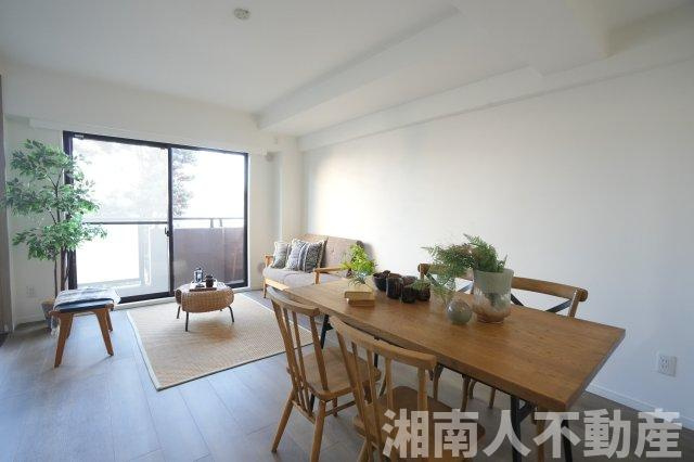 ドラゴンマンション湘南辻堂1番館の居間・リビング|おしゃれな居間です