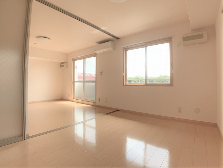 Y'Sレジデンスの洋室