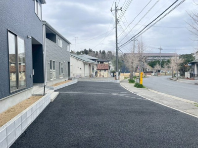 【前面道路含む現地写真】 | 栄町竜角寺台１号棟 | 即日案内可能です。お気軽に弊社ハウシーにお問合せ下さい！