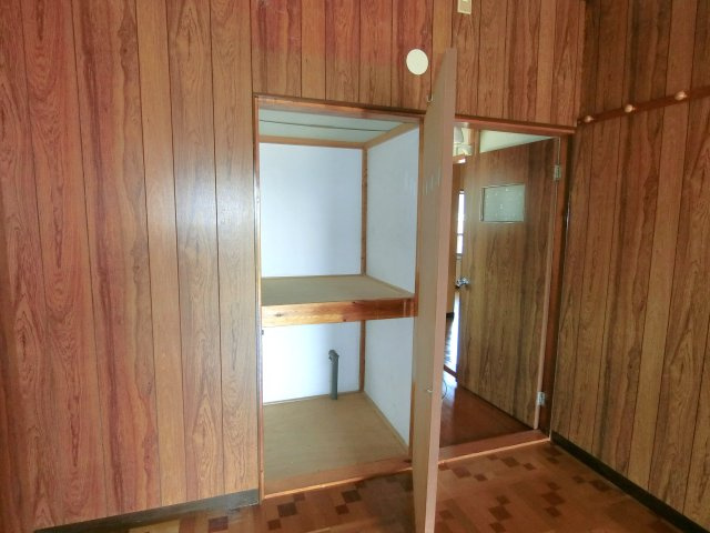 富田1984貸家の収納