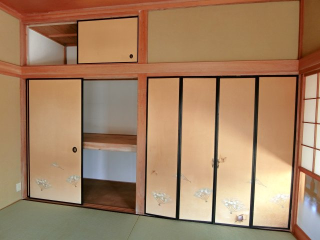 富田1984貸家の収納