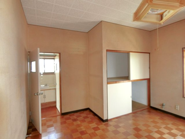 富田1984貸家の洋室