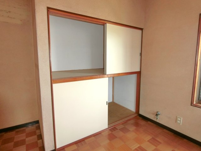 富田1984貸家の収納