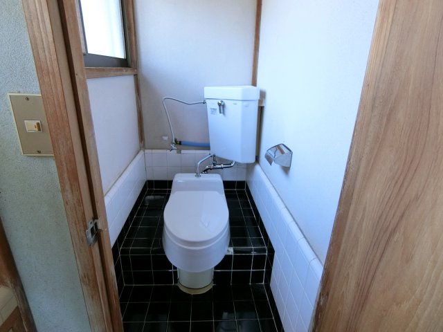 富田1984貸家のトイレ|２階