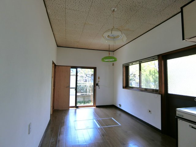 富田1984貸家の居間・リビング