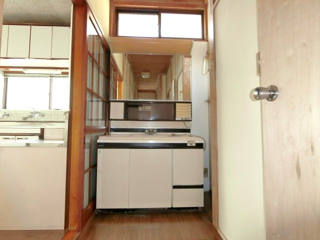 富田1984貸家の独立洗面台