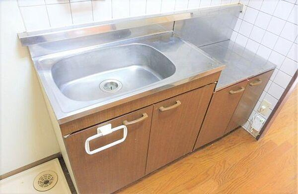 江崎ガーデンビルのキッチン