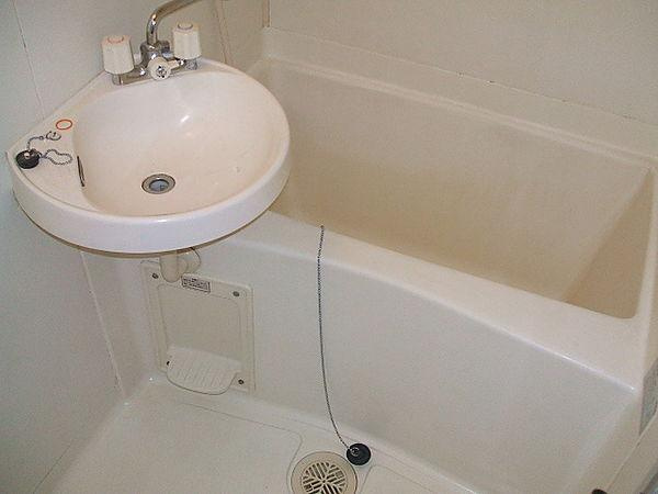 江崎ガーデンビルの浴室