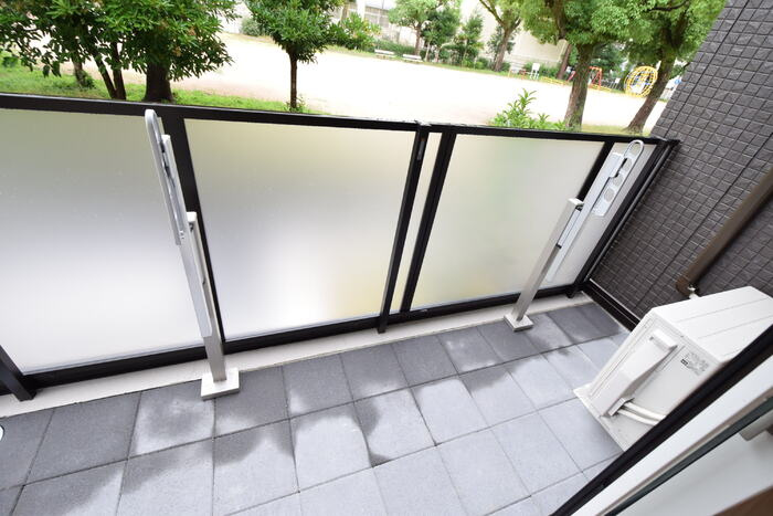 エルフォルク新神戸のバルコニー