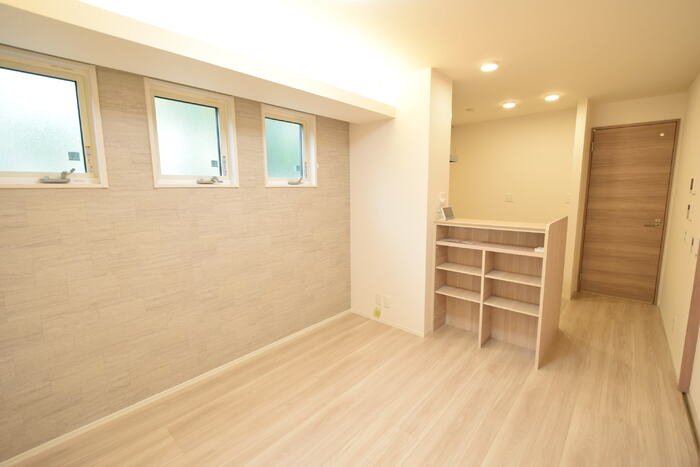 エルフォルク新神戸の居間・リビング