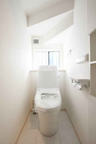 【トイレ】 | 太田市由良町　13号棟　ファイブイズホーム施工 | シャワー＆暖房便座付きのトイレです！