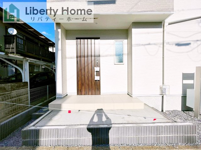 つくば市宝陽台24-2期　新築戸建のエントランス