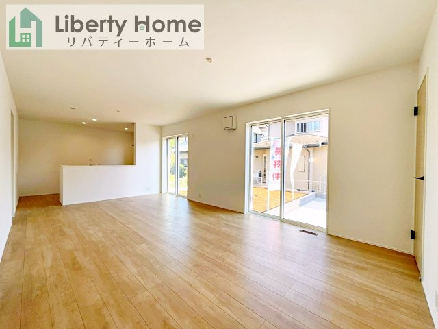 つくば市宝陽台24-2期　新築戸建の居間・リビング