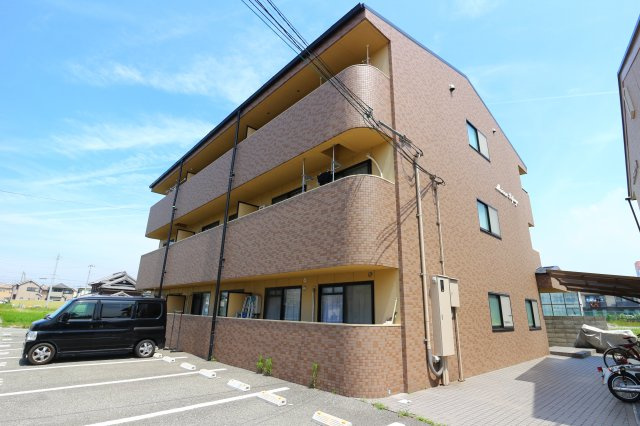 メゾンポパイの外観