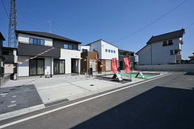 【外観】 | 太田市由良町　16号棟　 | スッキリクリアな青空に映えるエクステリア！
日当たり良好な立地です♪