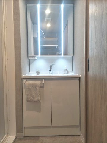 【独立洗面台】サーム新石山弐番館 