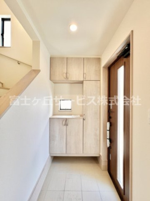 【玄関】 | 沼津市東熊堂 新築一戸建て 2号棟 | シンプルで使いやすい玄関です