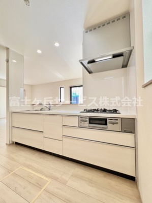 【キッチン】 | 沼津市東熊堂 新築一戸建て 2号棟 | お料理しやすいキッチンです