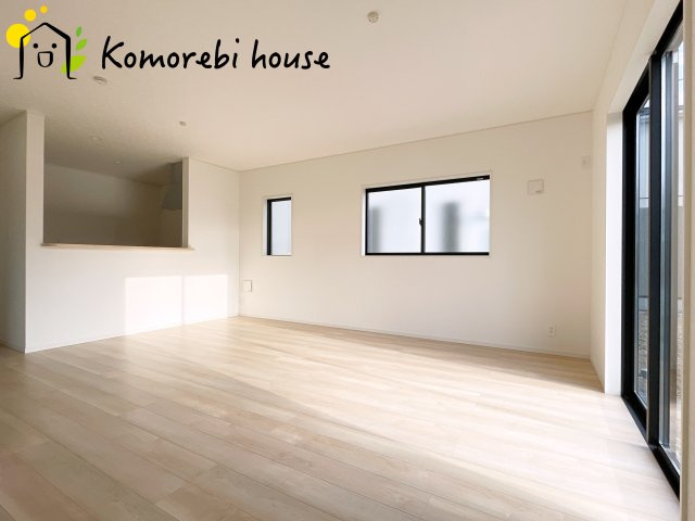 さいたま市西区宝来第1　新築一戸建て　クレイドルガーデン　01の居間・リビング|使いやすい居間です