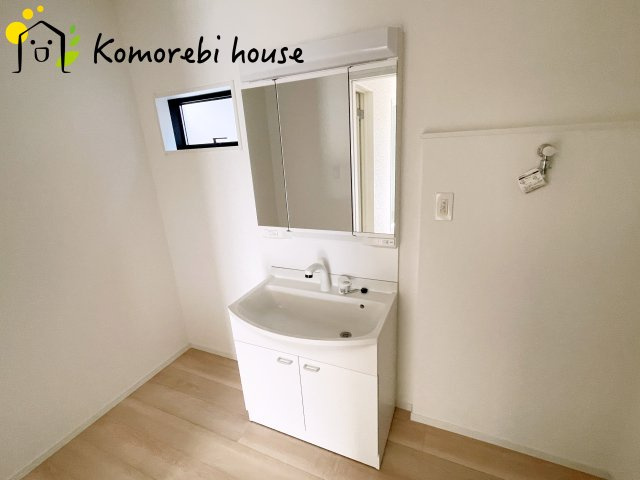 さいたま市西区宝来第1　新築一戸建て　クレイドルガーデン　01の独立洗面台|独立洗面台で身支度をすべて済ませてしまいましょう