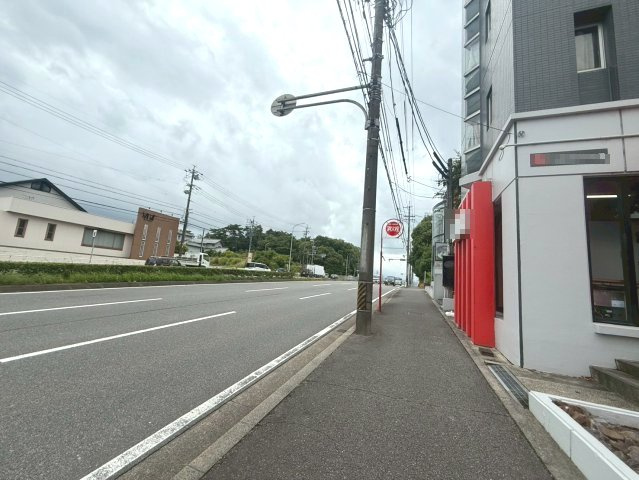 コメルスⅢの周辺