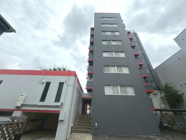 コメルスⅢの外観