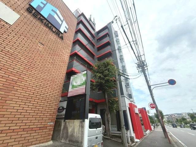 コメルスⅢの外観