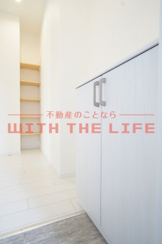 Alivio N【キャンペーン対象物件】の玄関|収納もある玄関です