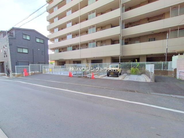 仲介手数料無料　エクセルシオール所沢の駐車場