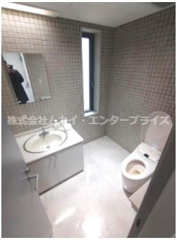 四条通油小路　貸ビルのトイレ|落ち着いたトイレです