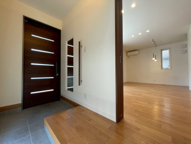 －三丁目不動産-　秩父市東町　積水ハウス施工の玄関