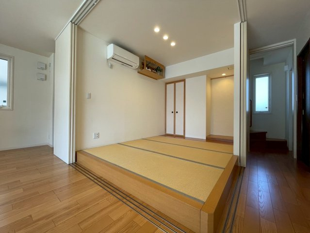 －三丁目不動産-　秩父市東町　積水ハウス施工の居間・リビング