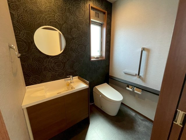 －三丁目不動産-　秩父市東町　積水ハウス施工のトイレ