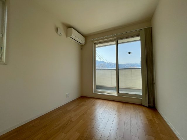 －三丁目不動産-　秩父市東町　積水ハウス施工の洋室