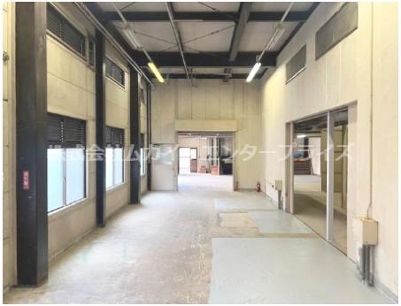 城陽市奈島　倉庫