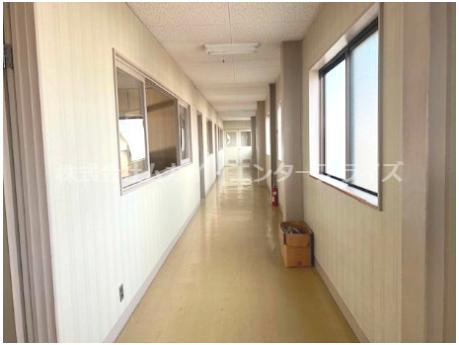 城陽市奈島　倉庫の内装|おしゃれな内装です