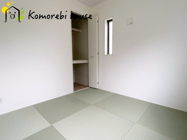 さいたま市西区宝来第1　新築一戸建て　クレイドルガーデン　02の和室|柔らかい畳が心地よい和室