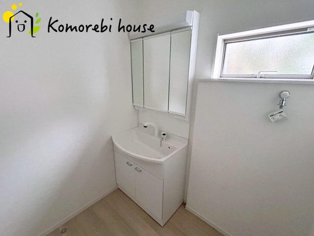 さいたま市西区宝来第1　新築一戸建て　クレイドルガーデン　02の独立洗面台|独立洗面台で身支度をすべて済ませてしまいましょう
