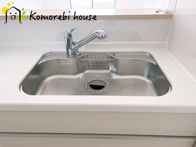 さいたま市西区宝来第1　新築一戸建て　クレイドルガーデン　02のキッチン|お料理しやすいキッチンです