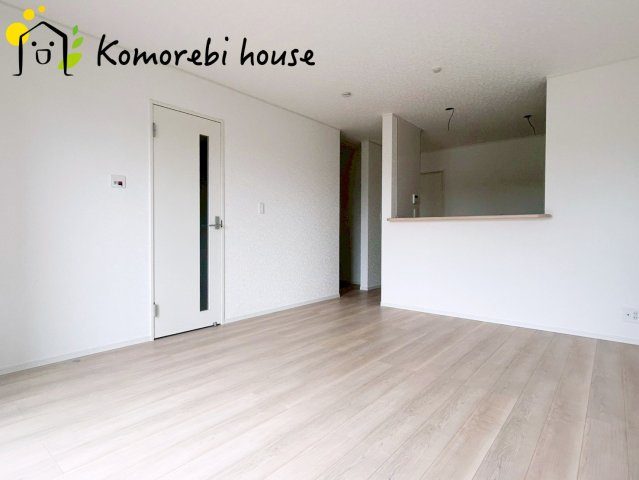 さいたま市西区宝来第1　新築一戸建て　クレイドルガーデン　02の居間・リビング|ゆったり過ごせる居間です