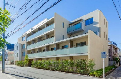 【外観】 | グランパーク方南町レジデンス | 鉄筋コンクリート造のがっちりとした建物。