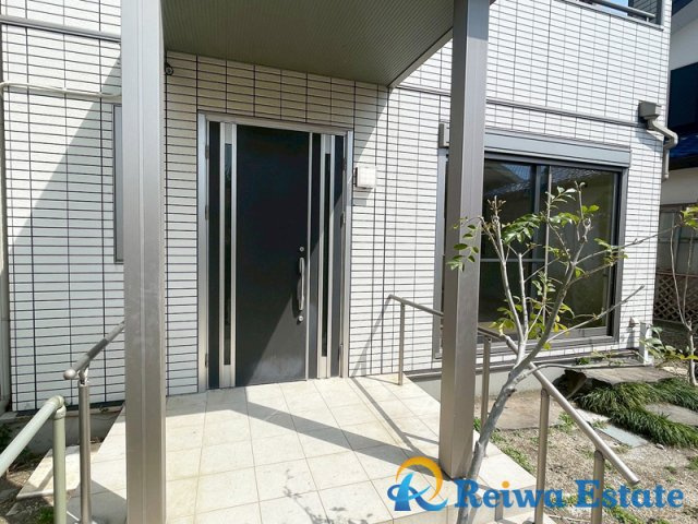 中古戸建　茅ヶ崎市出口町の玄関