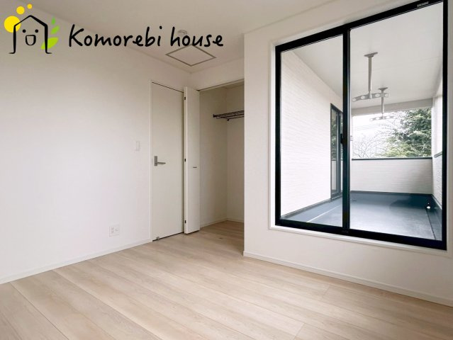 さいたま市西区宝来第1　新築一戸建て　クレイドルガーデン　03の寝室|落ち着いた色調の寝室です